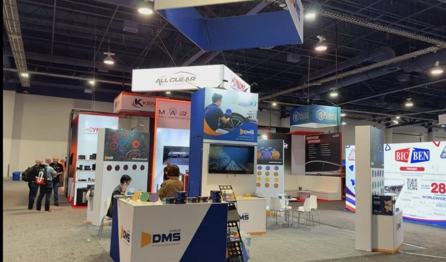 DMS Abrasives krepi prisotnost na svetovnem trgu z uspešno predstavitvijo na sejmu SEMA Show 2025